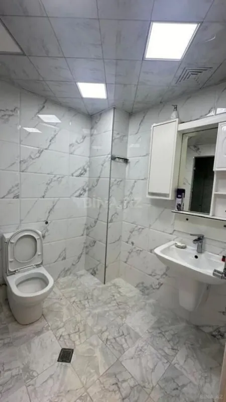 Satılır 3 otaqlı mənzil 156 m²