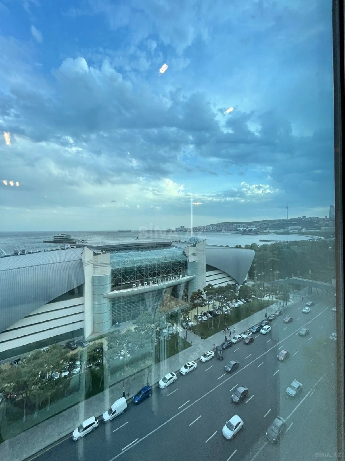 Kirayə verilir 3 otaqlı mənzil 190 m²