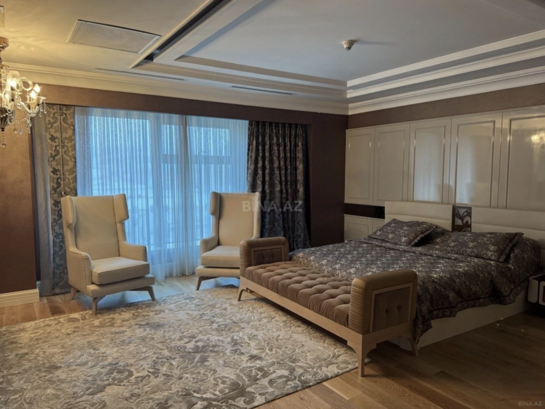 Kirayə verilir 3 otaqlı mənzil 190 m²