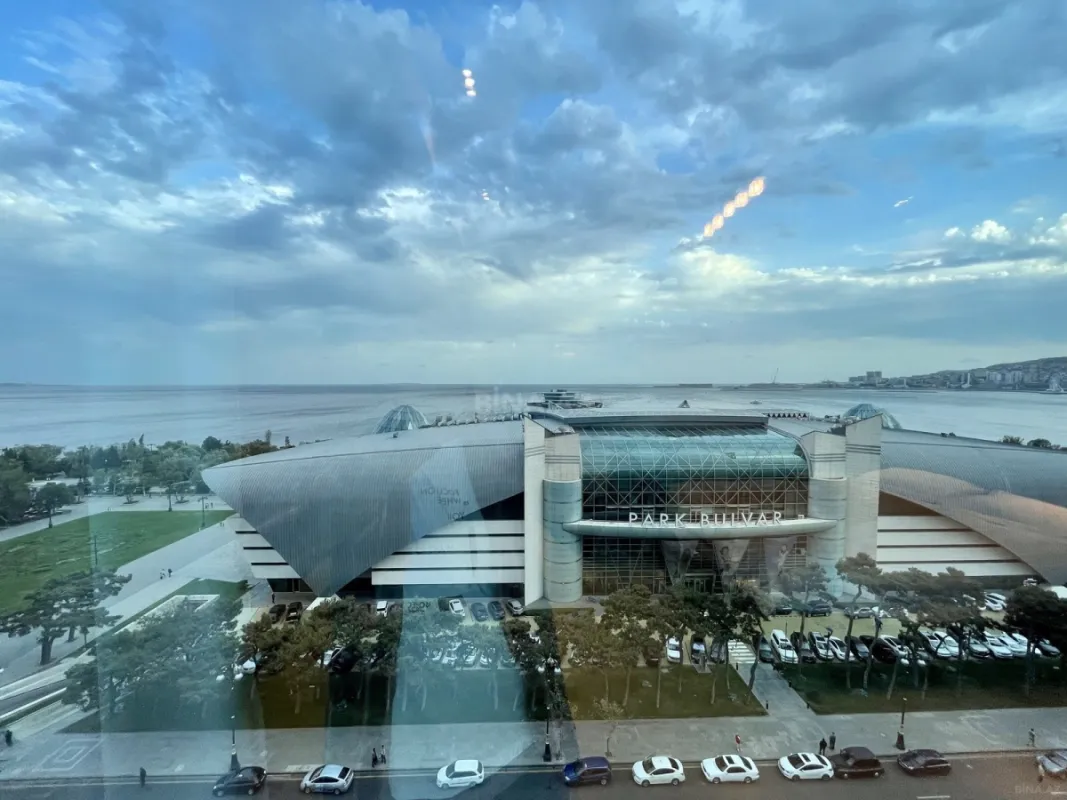 Kirayə verilir 3 otaqlı mənzil 190 m²