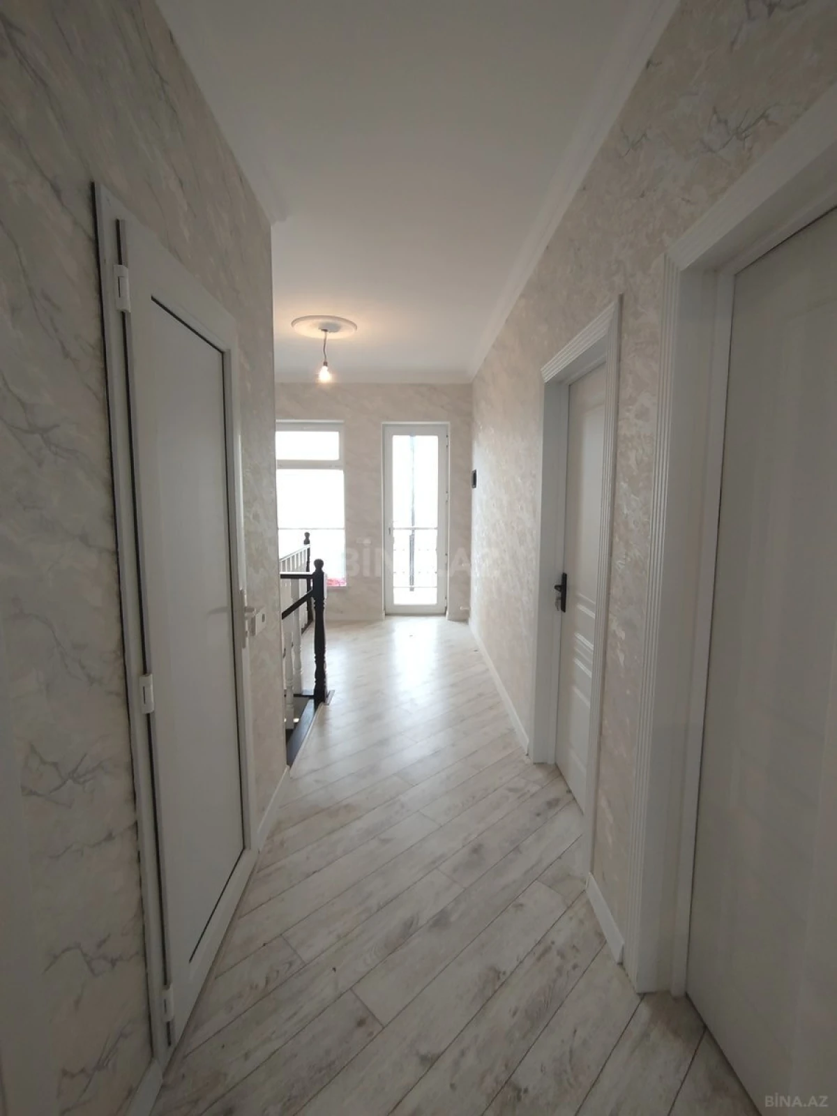 Satılır 5 otaqlı həyət evi 160 m²