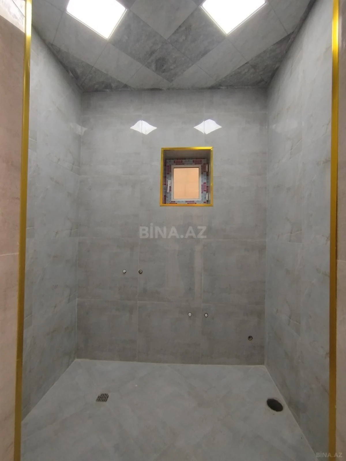 Satılır 5 otaqlı həyət evi 160 m²