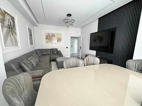 Kirayə verilir 3 otaqlı mənzil 120 m² — Bakı, Şəhər mərkəzi 3 otaq 120.00 m²