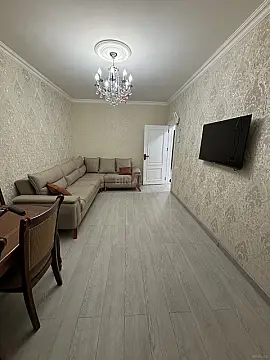 Kirayə verilir 2 otaqlı mənzil 65 m²