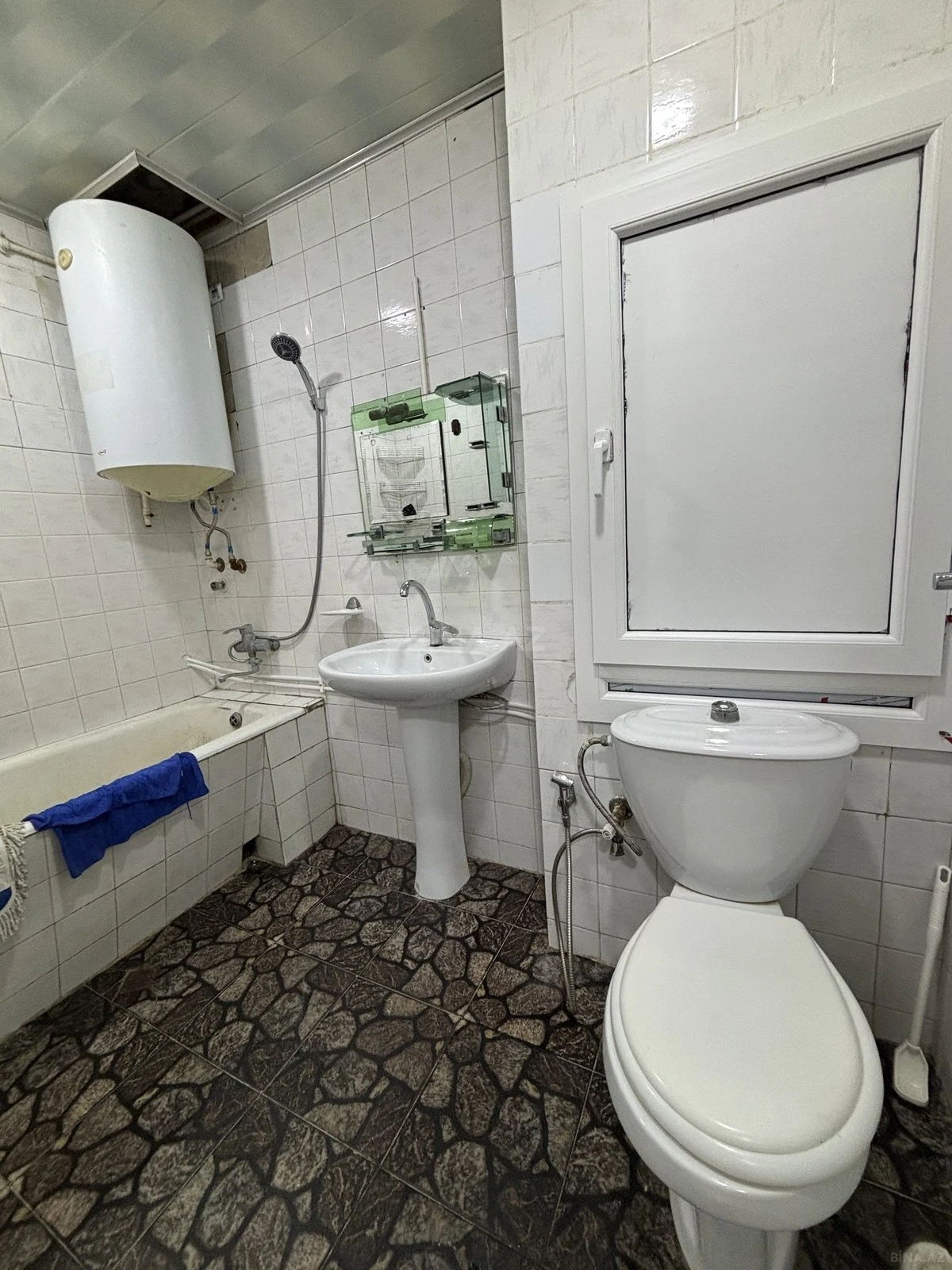 Kirayə verilir 2 otaqlı mənzil 65 m²