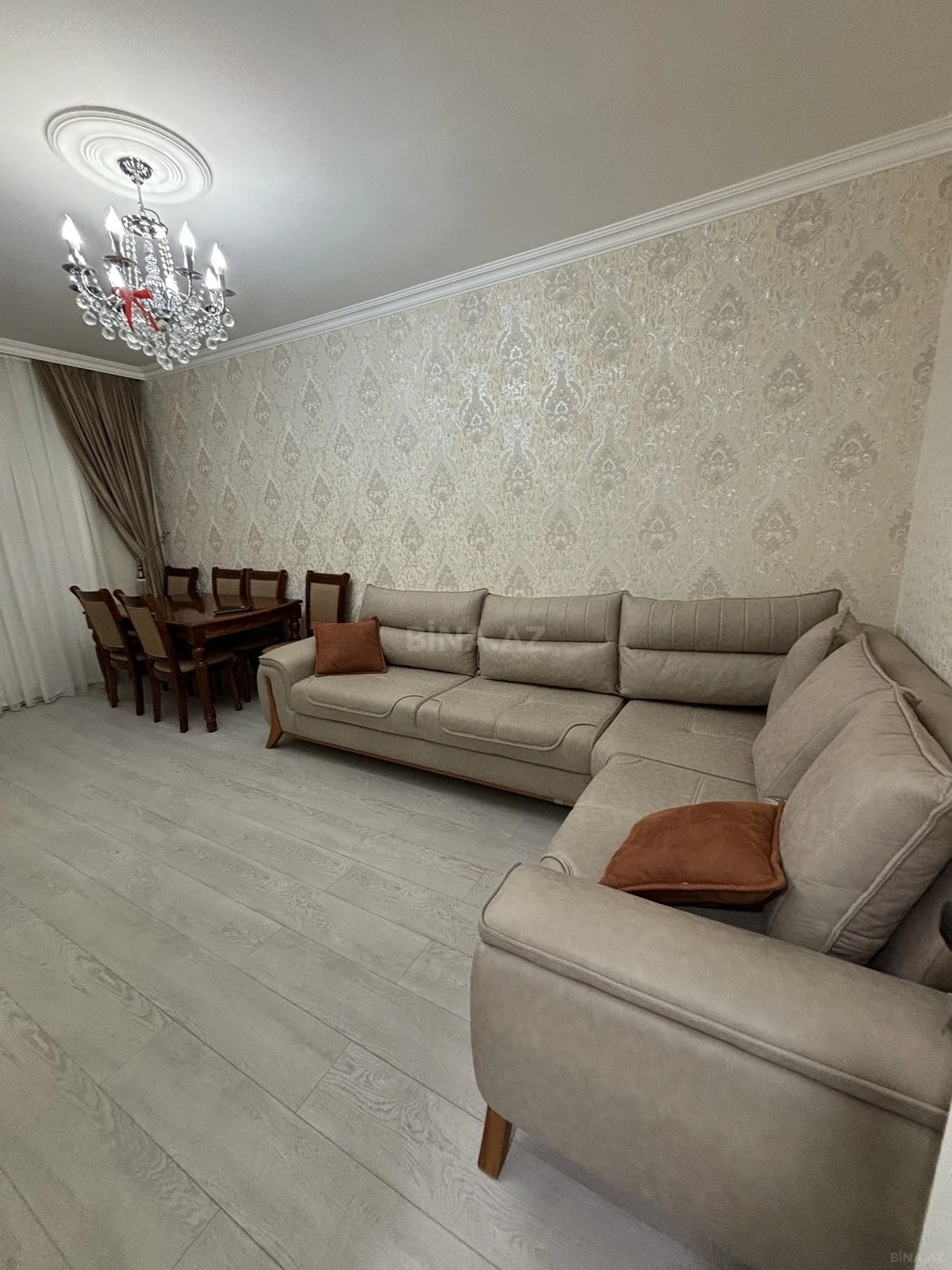 Kirayə verilir 2 otaqlı mənzil 65 m²