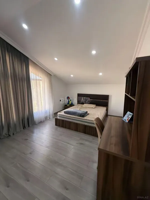 Satılır 6 otaqlı həyət evi 200 m²