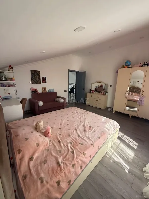 Satılır 6 otaqlı həyət evi 200 m²