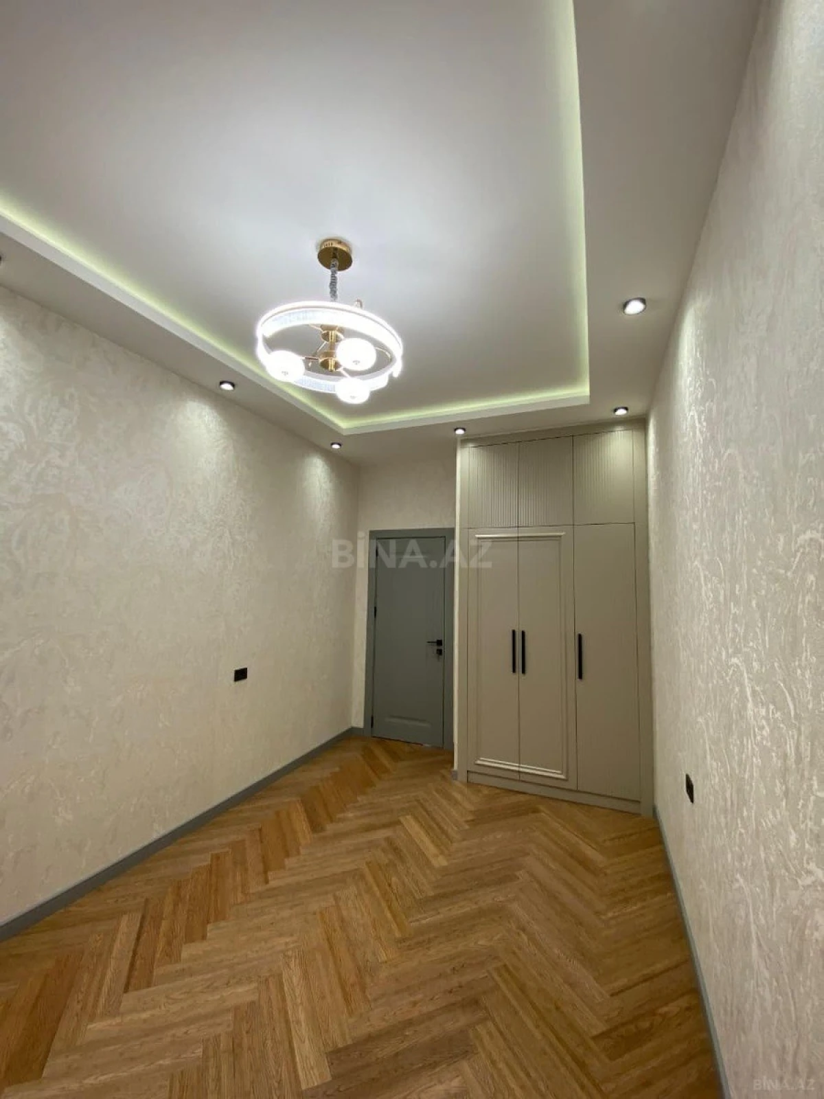 Satılır 2 otaqlı mənzil 68.7 m²
