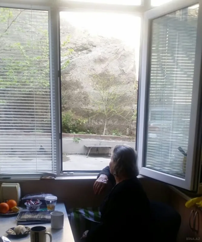 Kirayə verilir 3 otaqlı ofis 65 m²