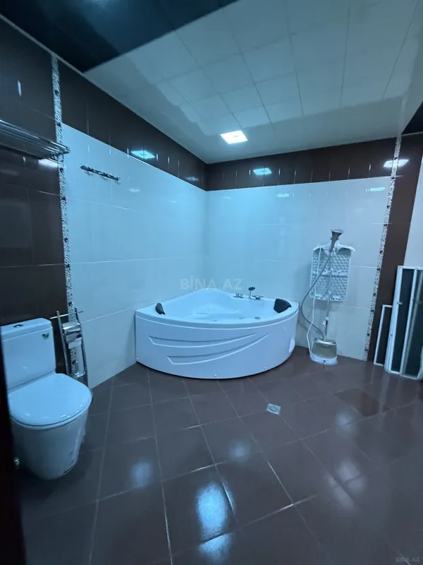 Satılır 5 otaqlı mənzil 202 m²