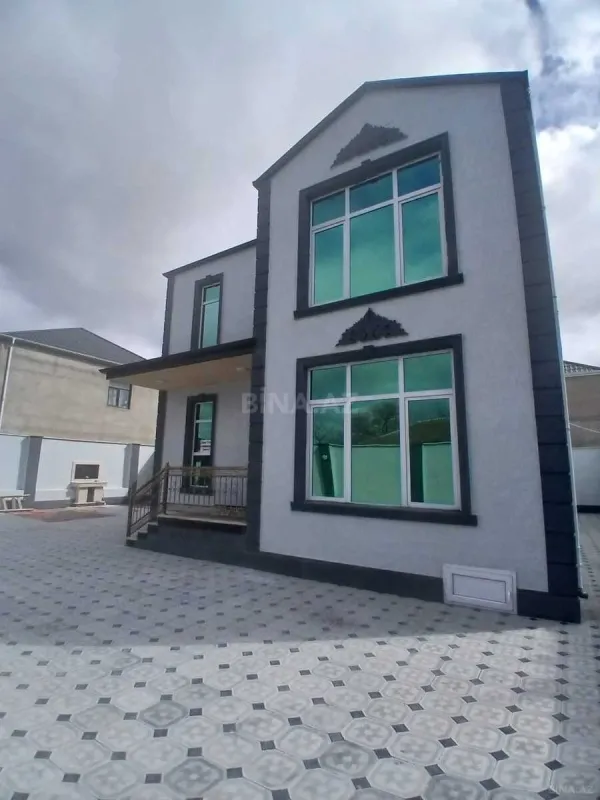 Satılır 5 otaqlı həyət evi 220 m²