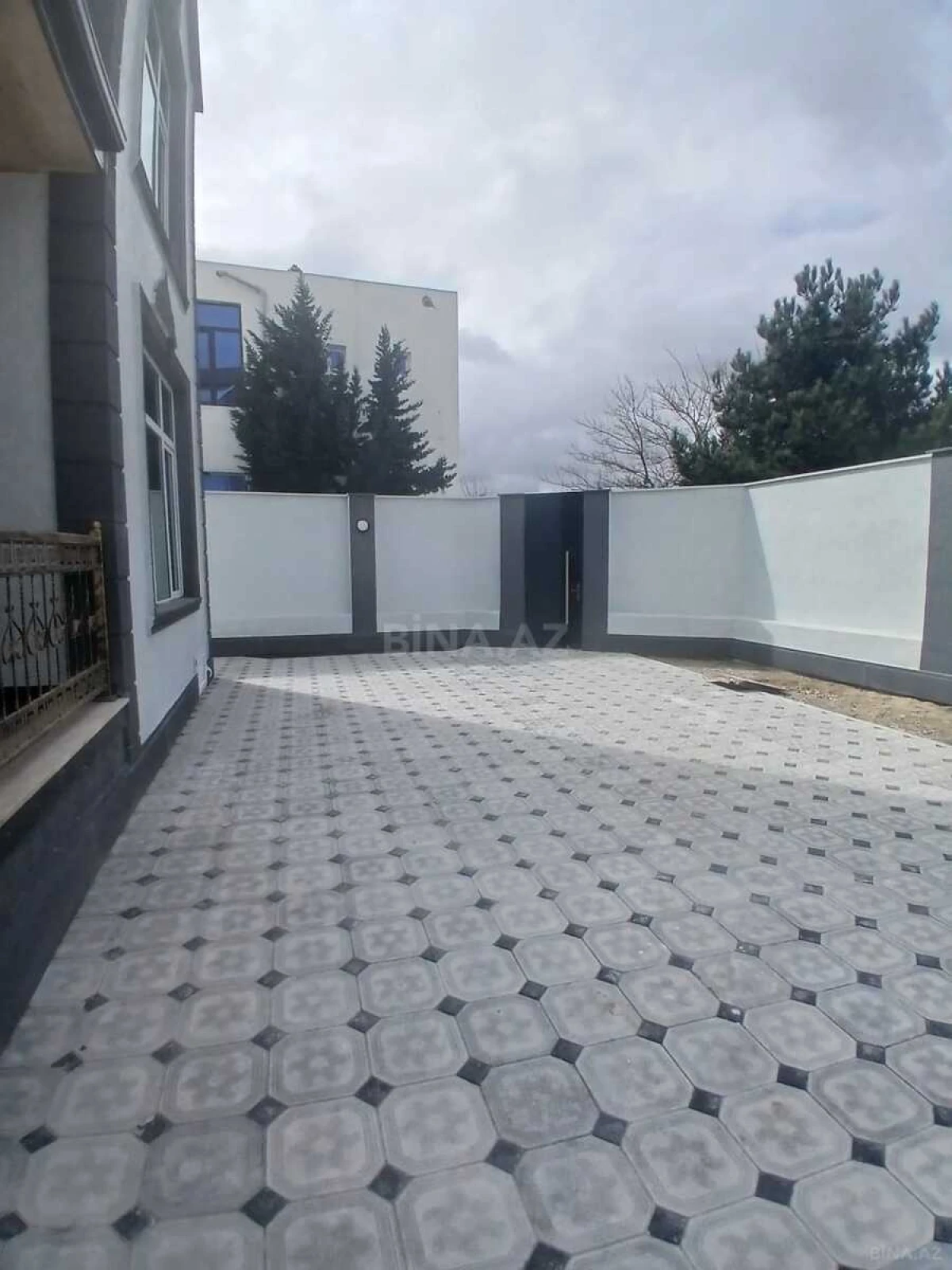 Satılır 5 otaqlı həyət evi 220 m²