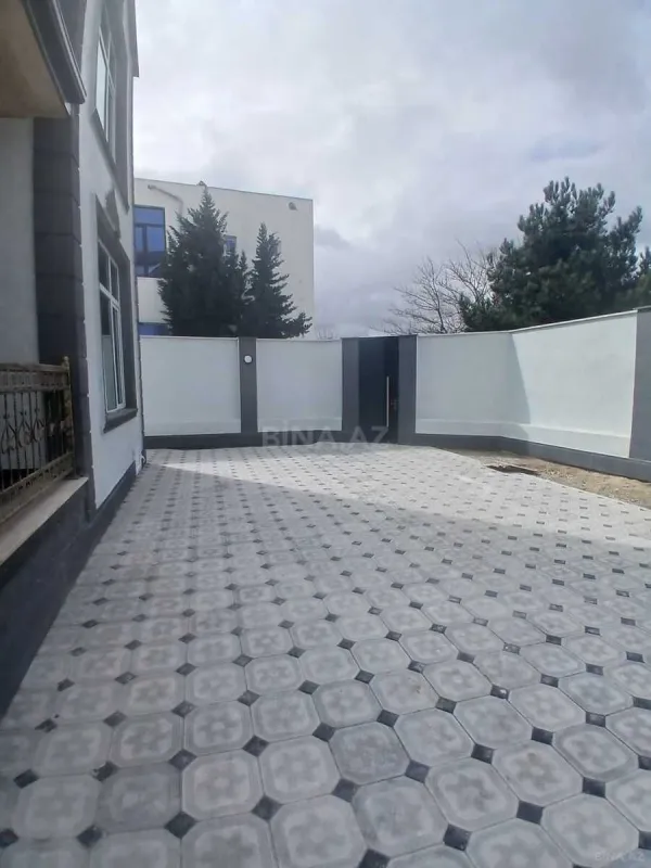 Satılır 5 otaqlı həyət evi 220 m²