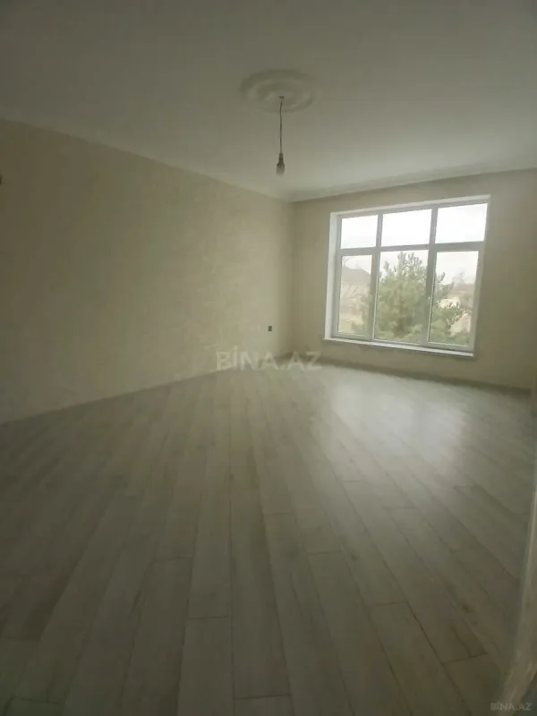 Satılır 5 otaqlı həyət evi 220 m²