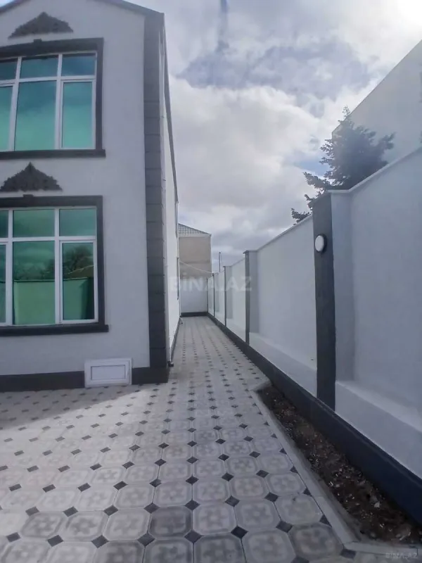 Satılır 5 otaqlı həyət evi 220 m²