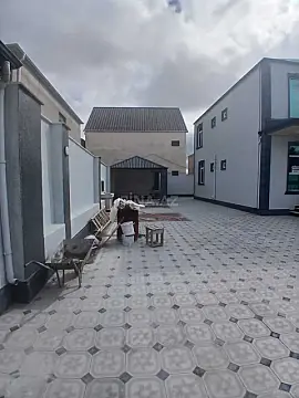 Satılır 5 otaqlı həyət evi 220 m²