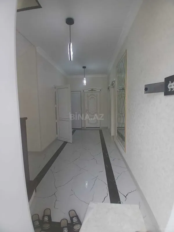 Satılır 5 otaqlı həyət evi 220 m²