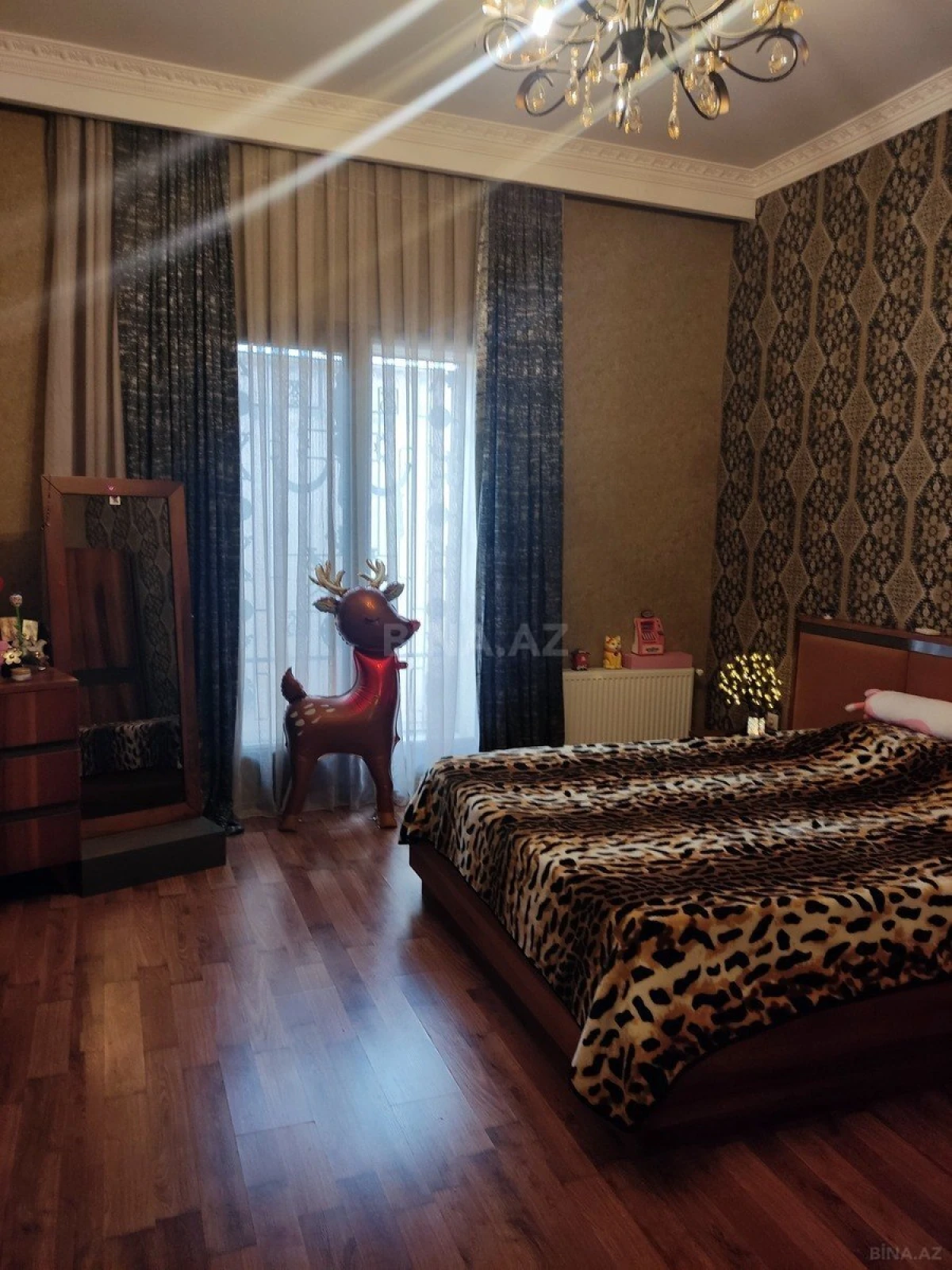 Satılır 5 otaqlı həyət evi 240 m²