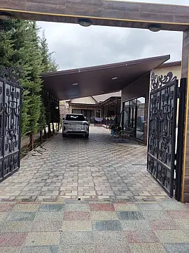 Satılır 5 otaqlı həyət evi 240 m²