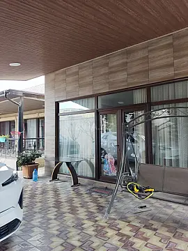 Satılır 5 otaqlı həyət evi 240 m²