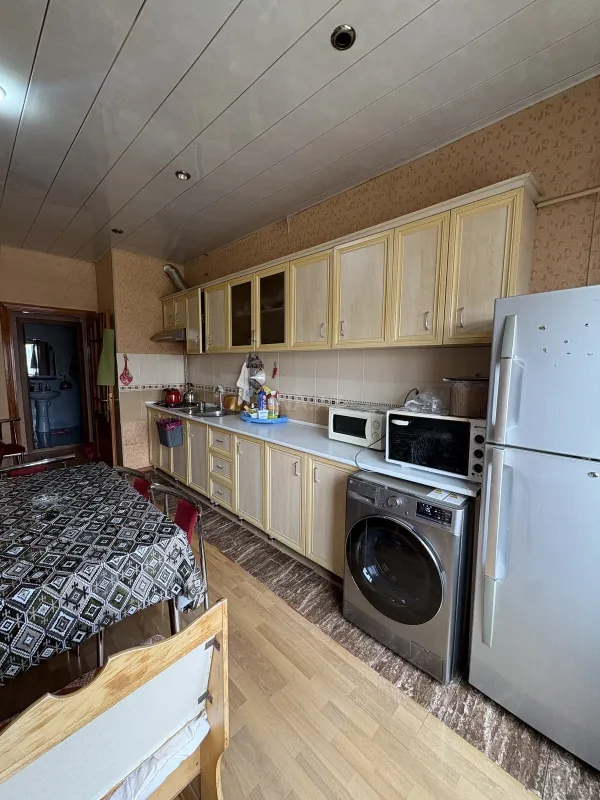 Satılır 4 otaqlı mənzil 158 m²