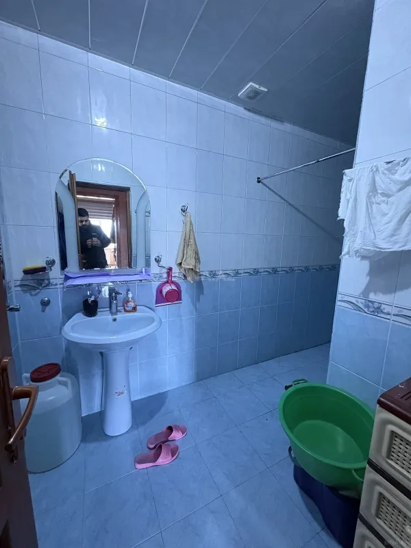 Satılır 4 otaqlı mənzil 158 m²