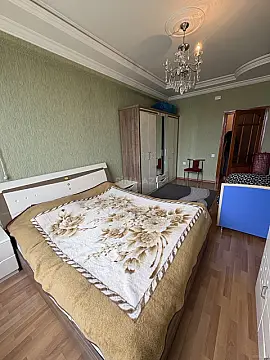 Satılır 4 otaqlı mənzil 158 m²