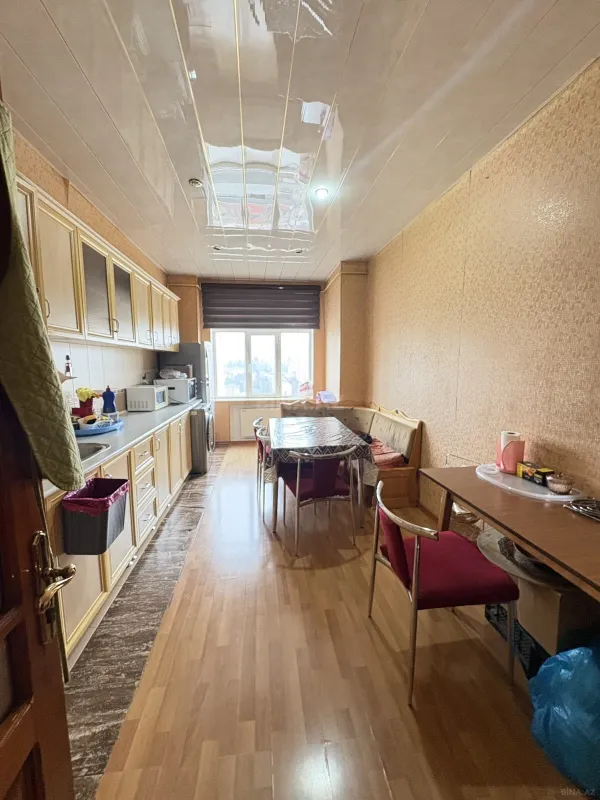 Satılır 4 otaqlı mənzil 158 m²