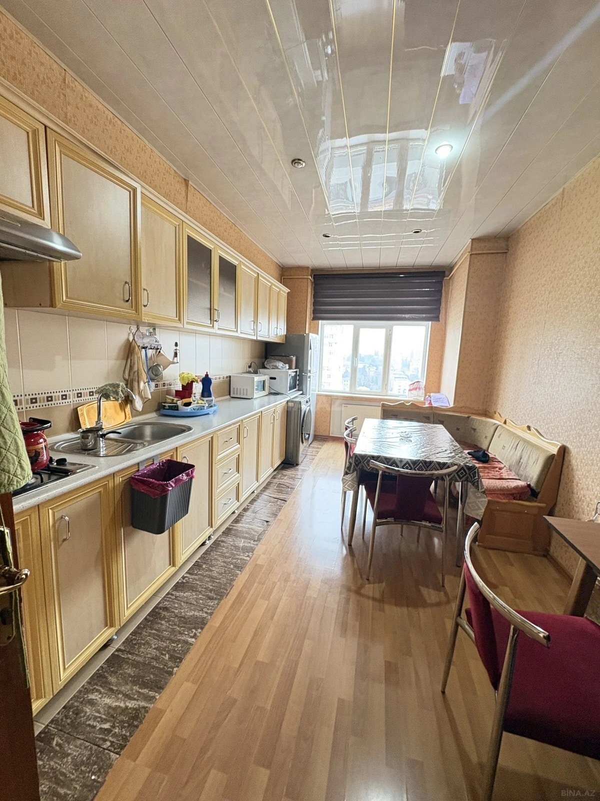 Satılır 4 otaqlı mənzil 158 m²