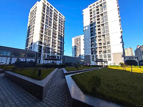 Satılır 3 otaqlı mənzil 146.4 m²