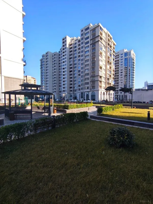 Satılır 3 otaqlı mənzil 146.4 m²