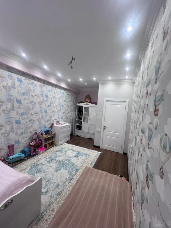 Satılır 3 otaqlı mənzil 146.4 m²