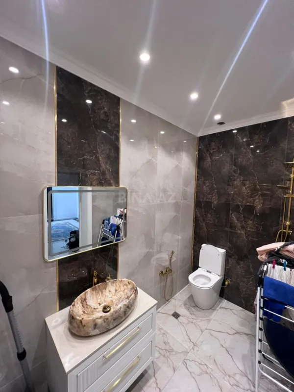 Satılır 3 otaqlı mənzil 146.4 m²