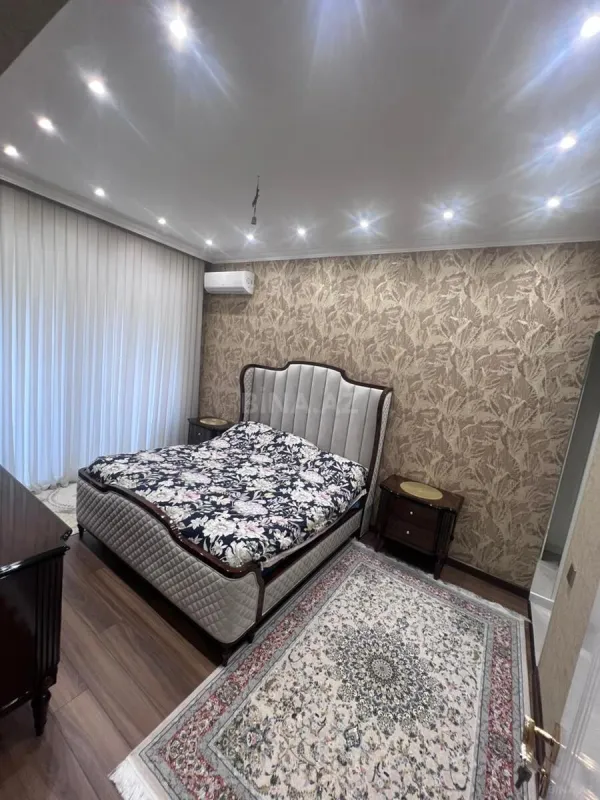 Satılır 3 otaqlı mənzil 146.4 m²