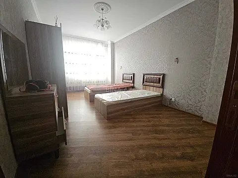 Kirayə verilir 3 otaqlı mənzil 135 m²