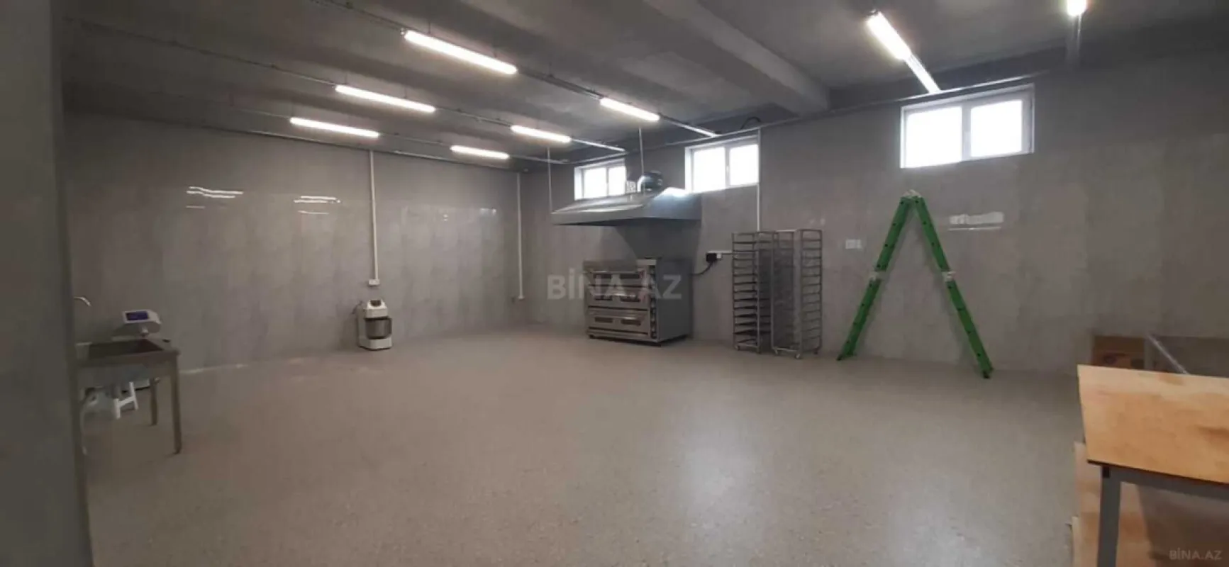 Kirayə verilir obyekt 200 m²