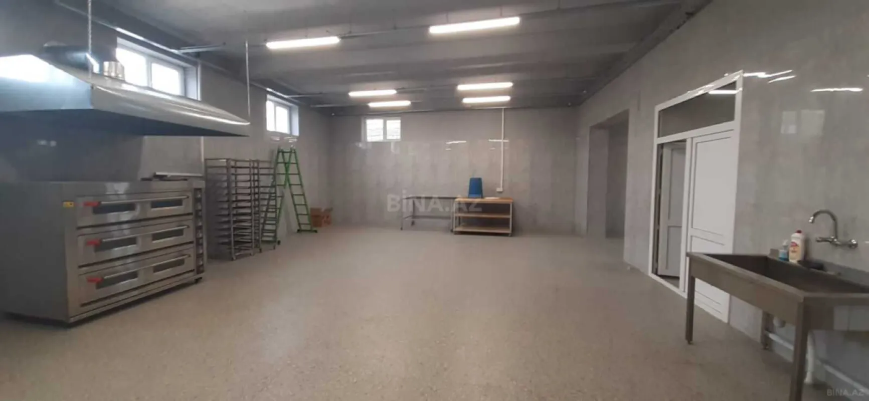 Kirayə verilir obyekt 200 m²