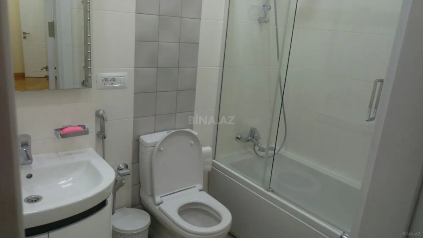 Kirayə verilir 3 otaqlı mənzil 130 m²