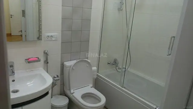 Kirayə verilir 3 otaqlı mənzil 130 m²