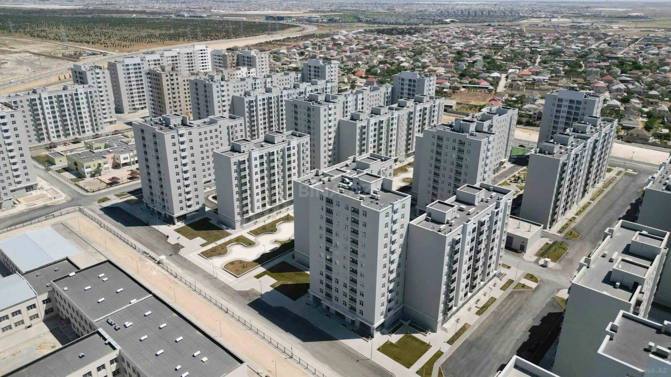 Satılır 4 otaqlı mənzil 100 m²