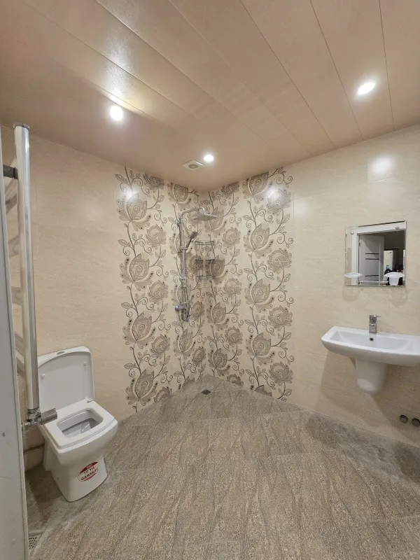 Kirayə verilir 2 otaqlı mənzil 98 m²