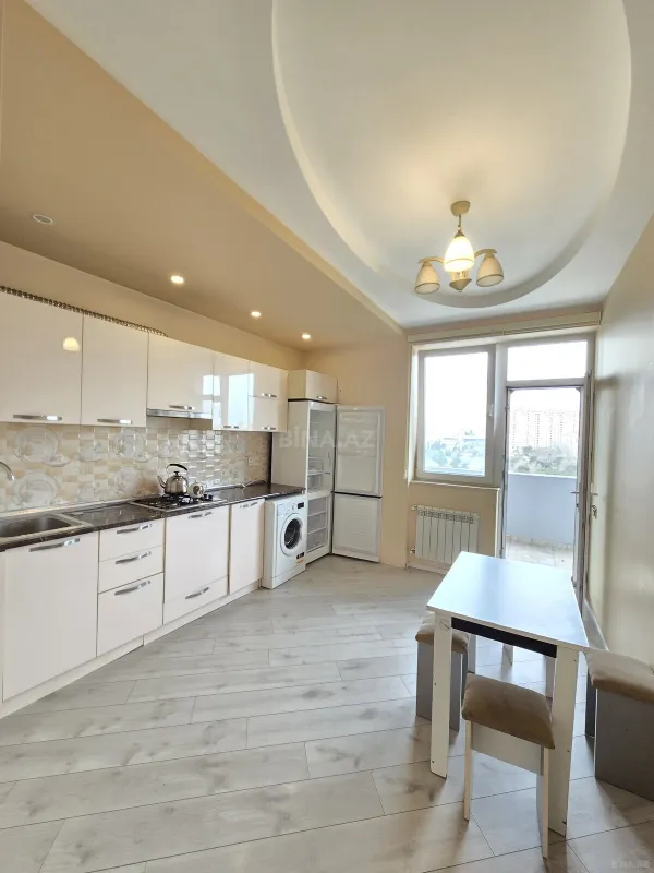 Kirayə verilir 2 otaqlı mənzil 98 m²