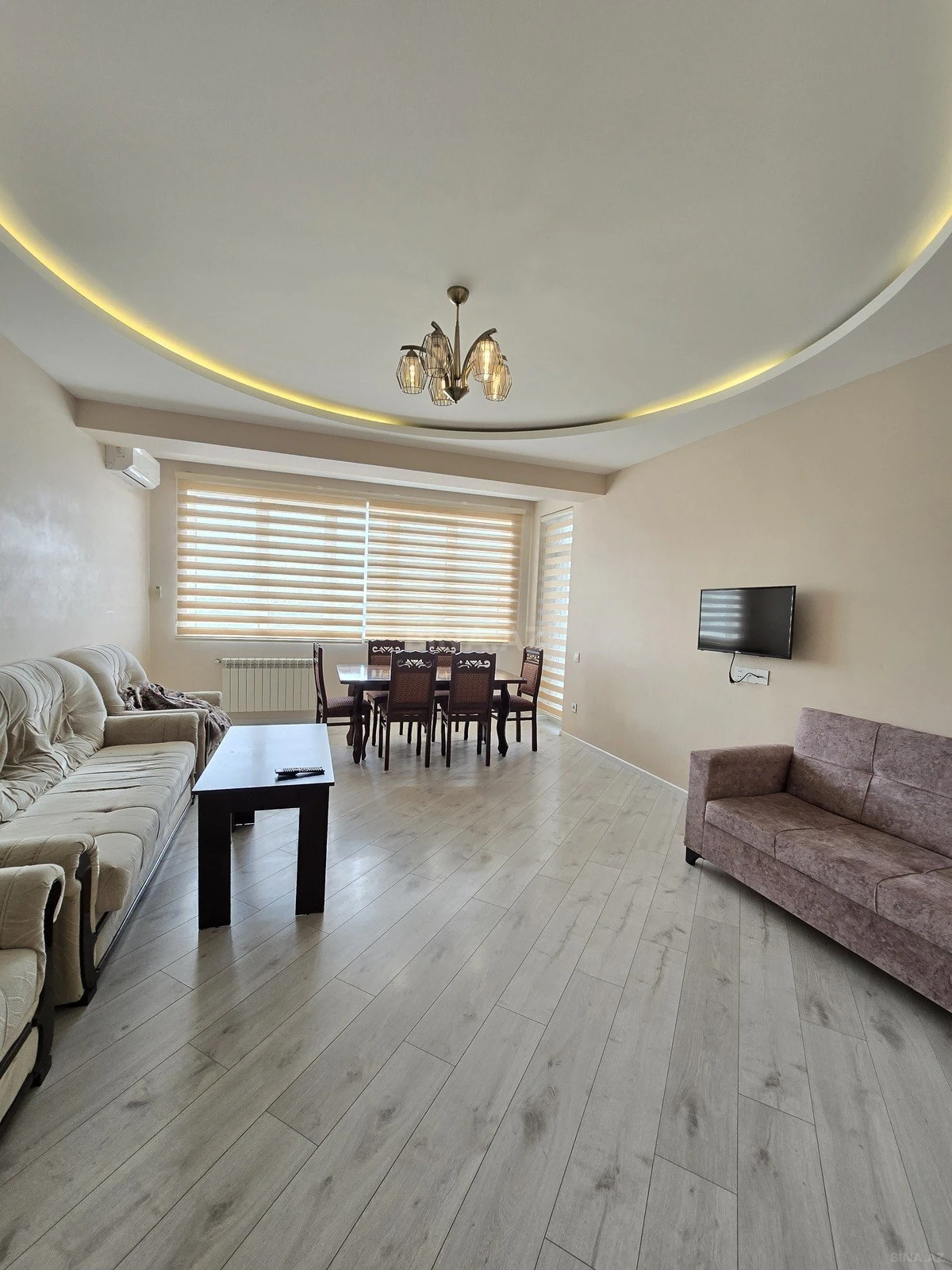Kirayə verilir 2 otaqlı mənzil 98 m²