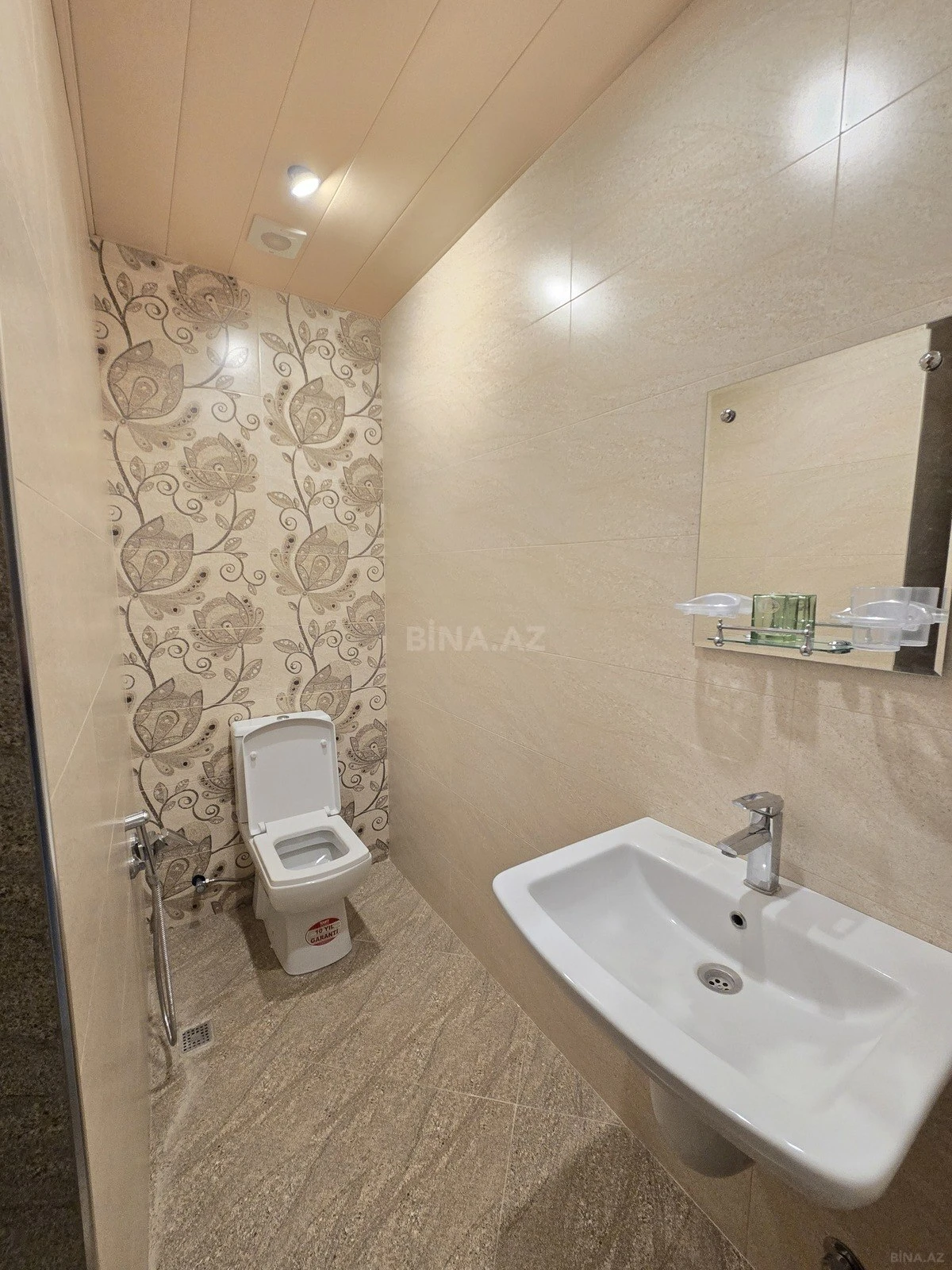 Kirayə verilir 2 otaqlı mənzil 98 m²