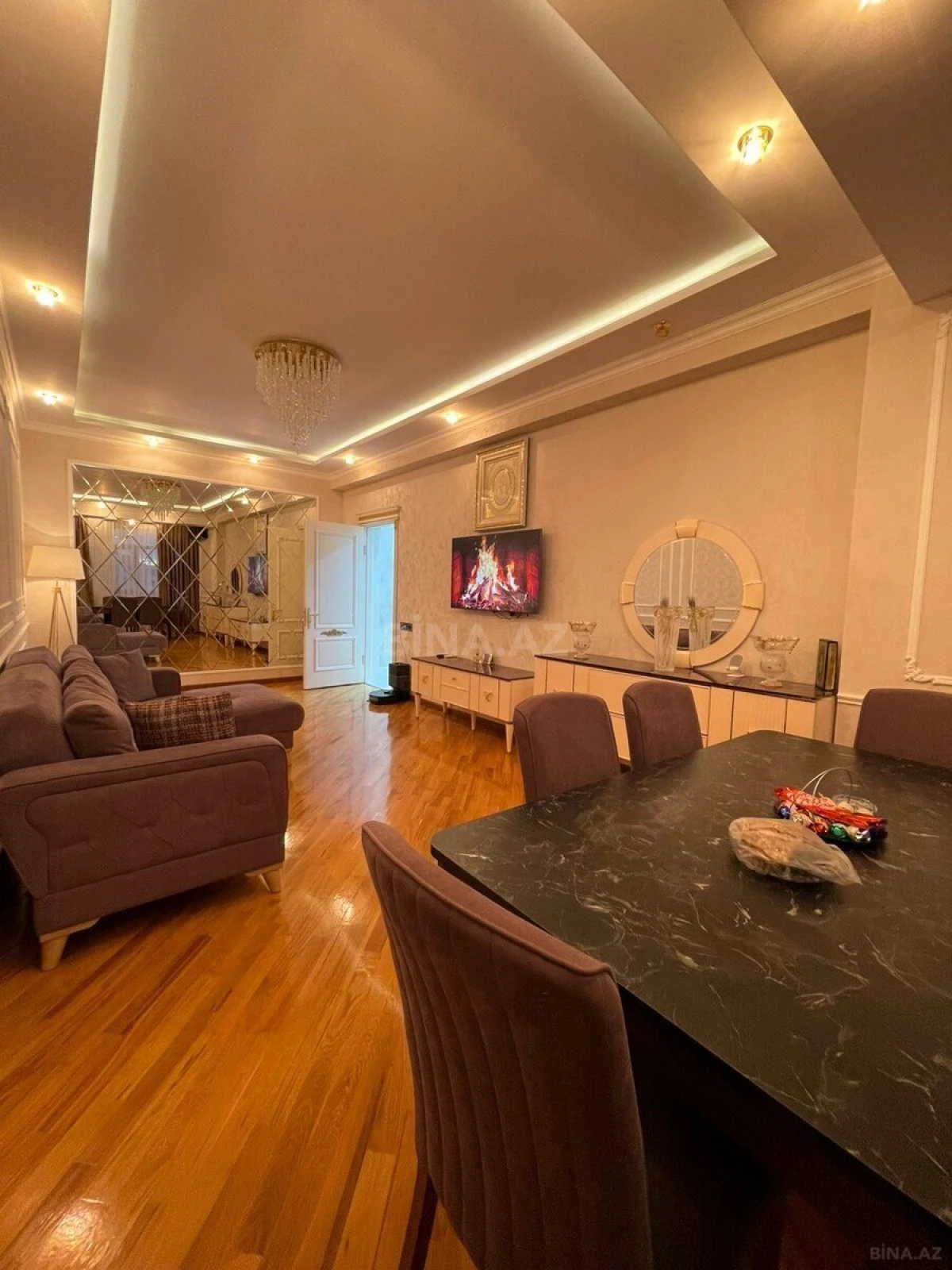 Satılır 2 otaqlı mənzil 105 m²