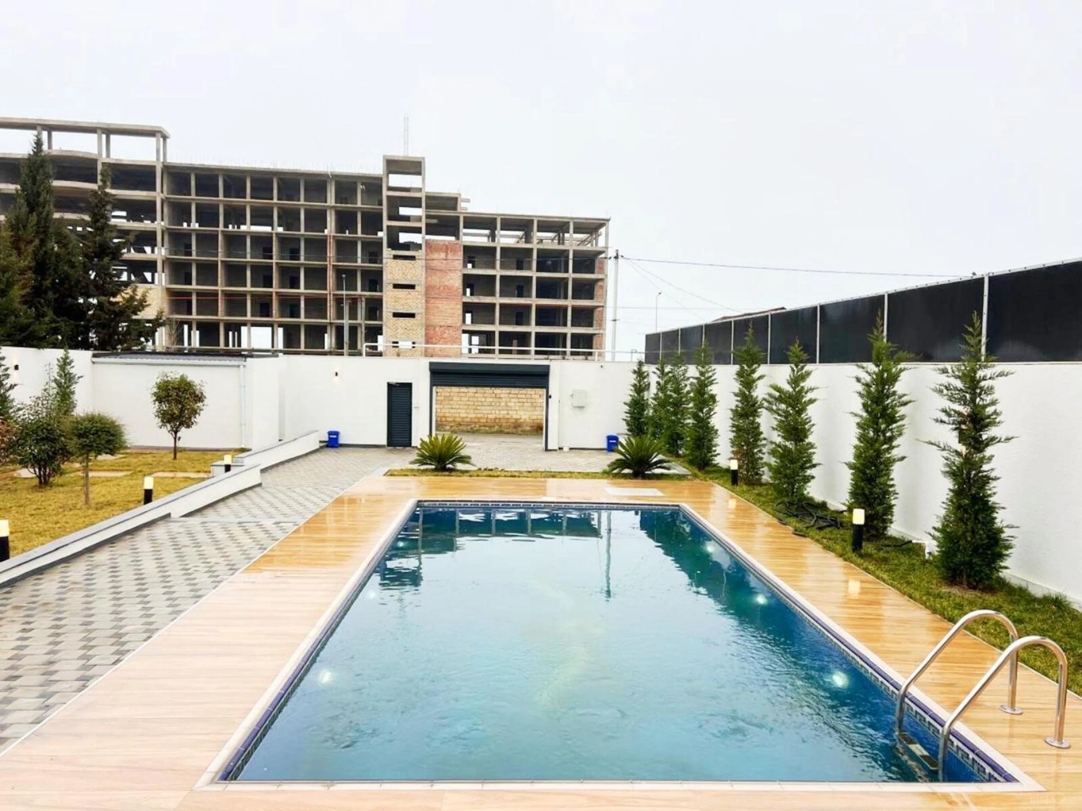 Satılır 4 otaqlı həyət evi 182 m²