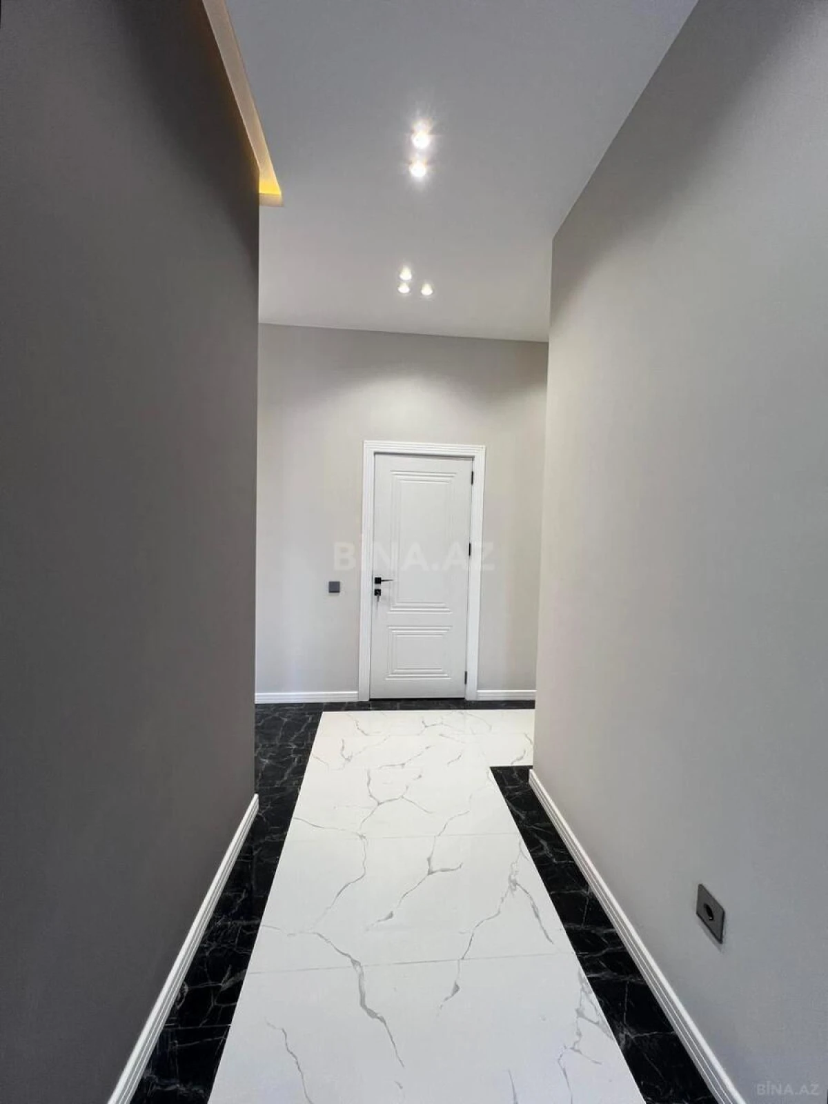 Satılır 4 otaqlı həyət evi 182 m²