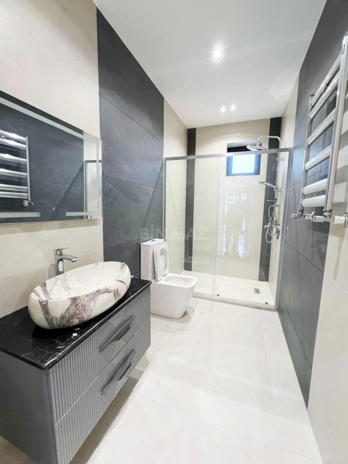 Satılır 4 otaqlı həyət evi 182 m²