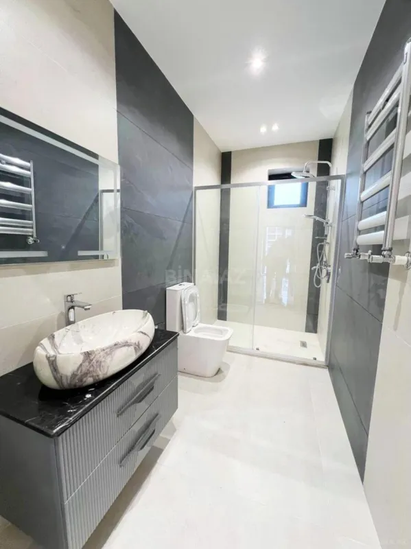 Satılır 4 otaqlı həyət evi 182 m²